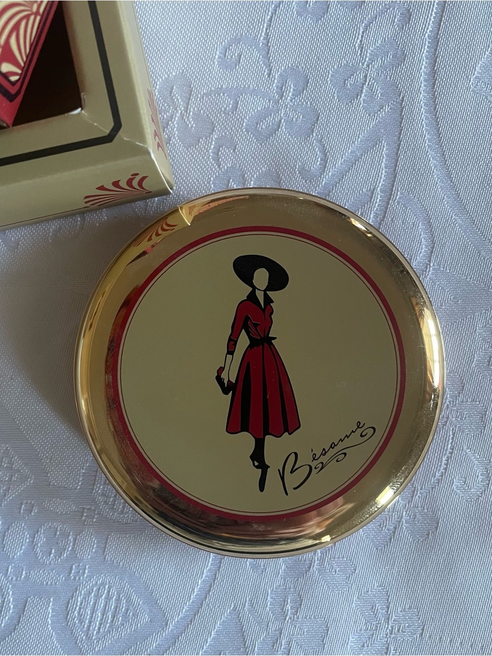 Bésame Cosmetics Cashmere Powder Compact - Light - Picture 3 of 7